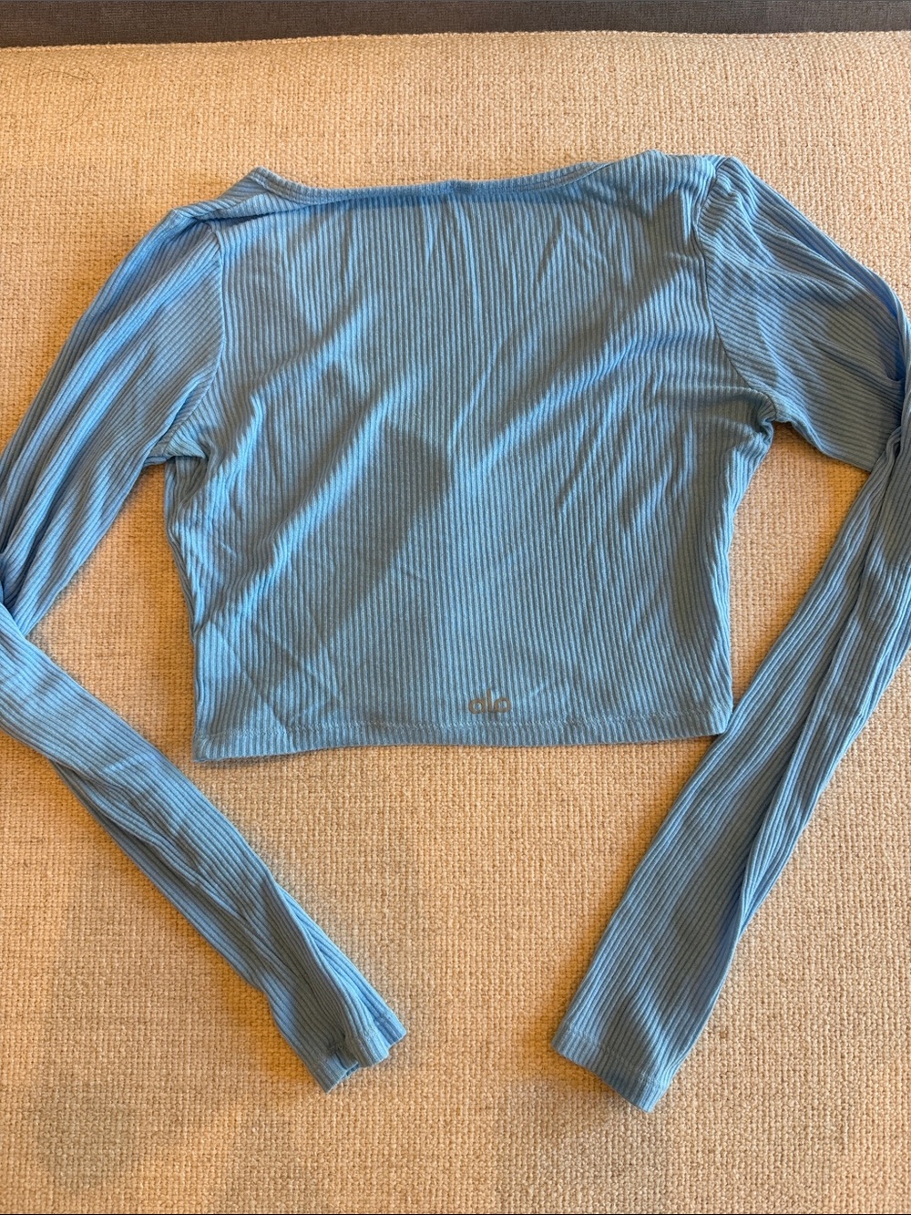 ALO Ribbed V-Neck Button Front Crop Top - Blue - Picture 2 of 3